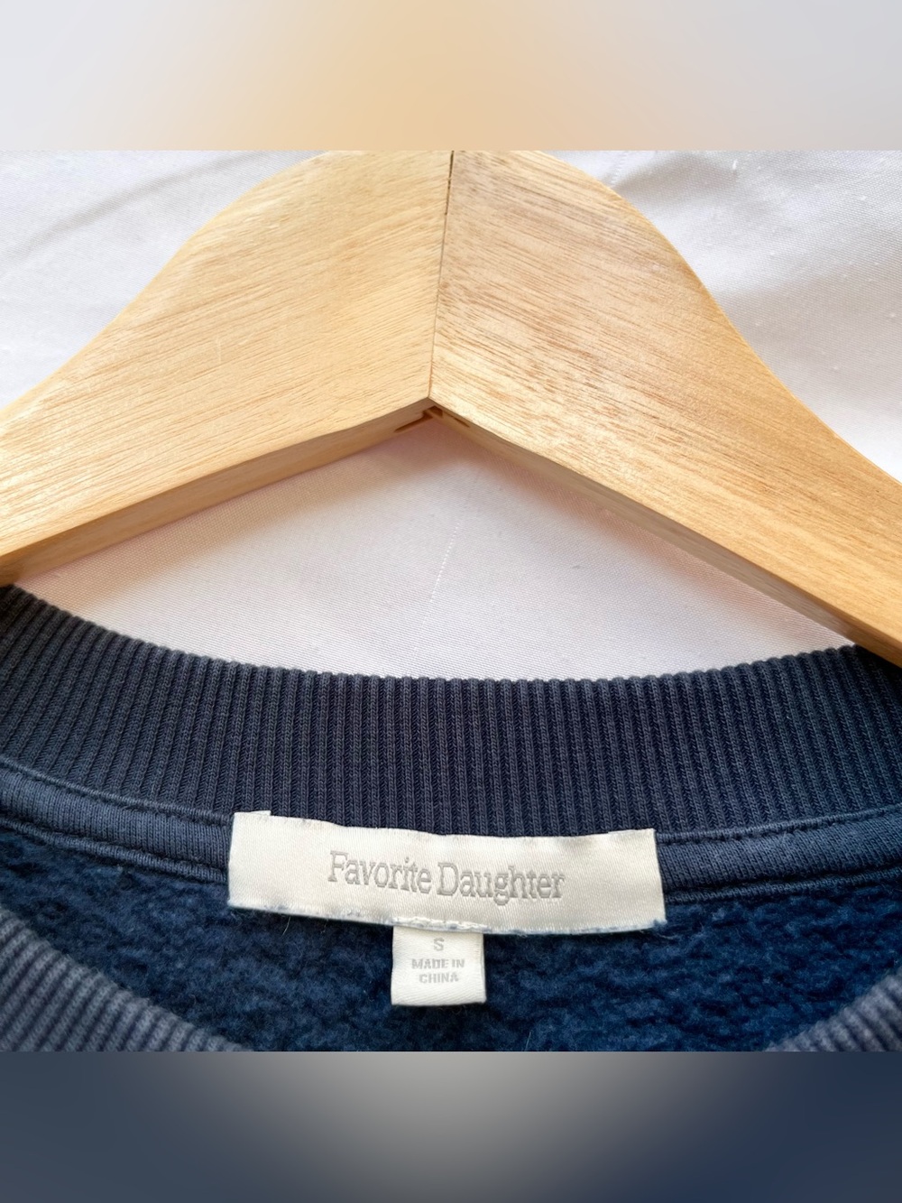 FAVORITE DAUGHTER | SMALL THE COLLEGIATE CLASSIC SWEATSHIRT IN NAVY BLUE - Picture 6 of 7